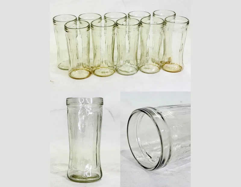 Vasos de vidrio transparentes